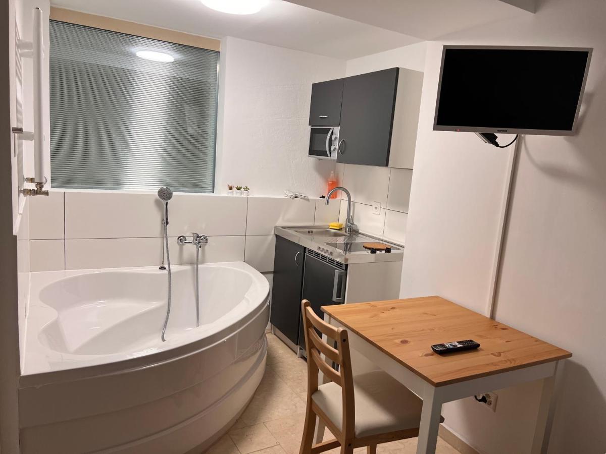 Aparthotel Roessli Self Check In 24-7 Free Parking Unterägeri Exteriér fotografie